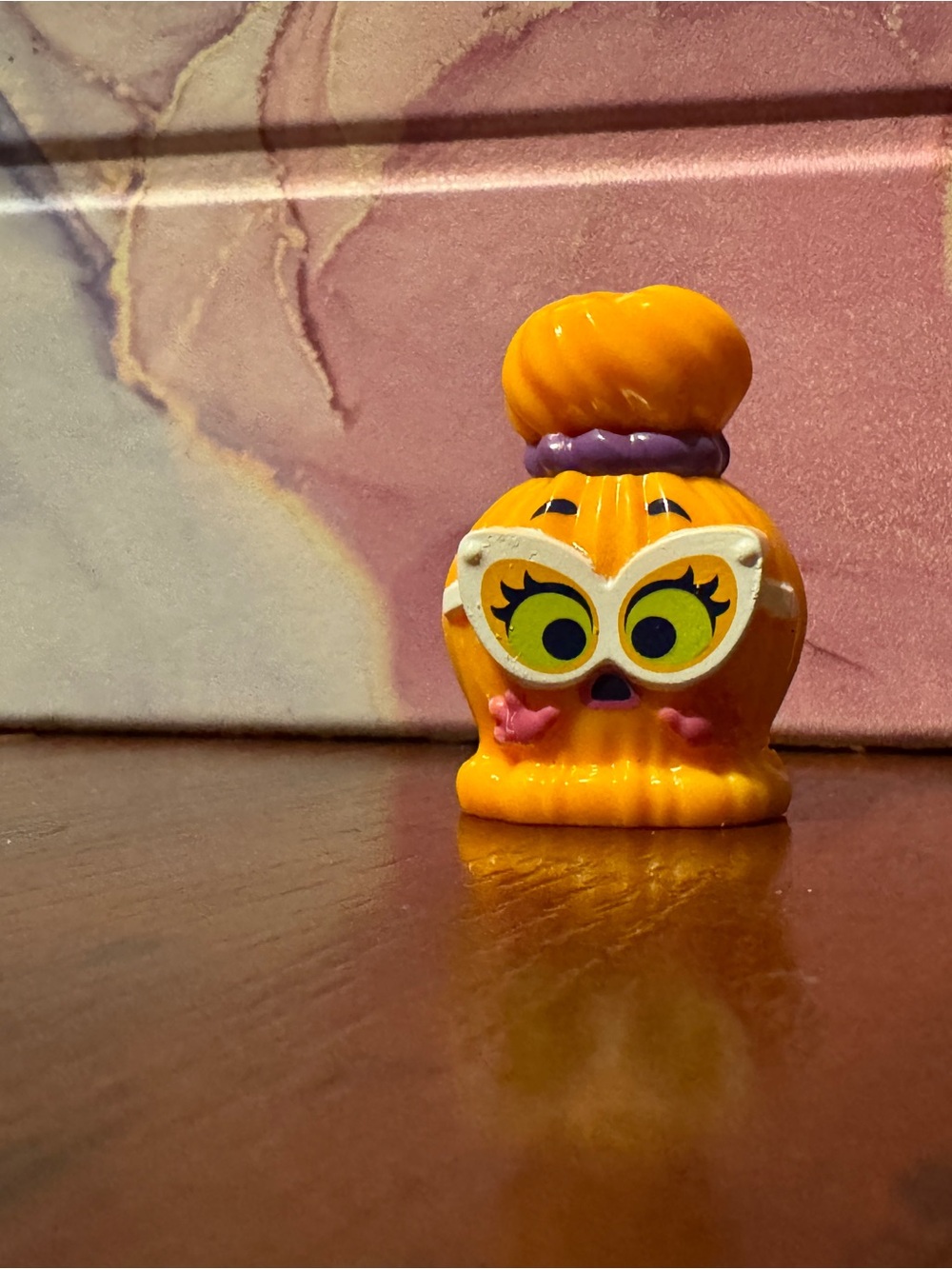 Trolls Mini 1 Inch Figures, Set of 4 - Yellow & Pink Hair Pocket Toys - Picture 6 of 7